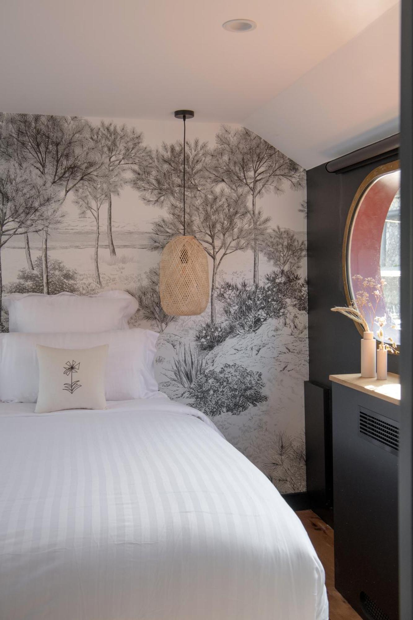 ホテル La Peniche - Bed And Bicycle - Tournon エクステリア 写真